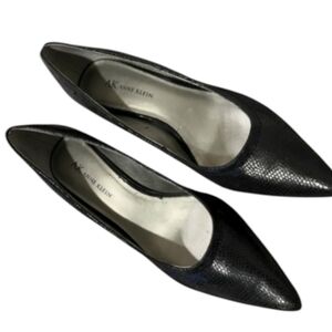 AK pointy toe pumps size 7.5